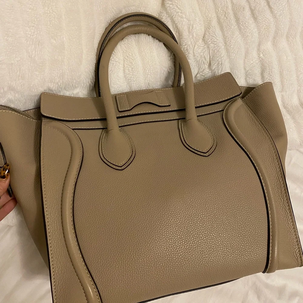 COPY - Celine tan handbag - Picture 5 of 11